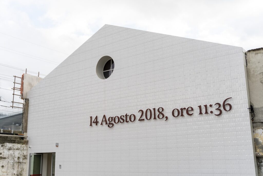 La facciate del Memoriale 14 agosto 2018